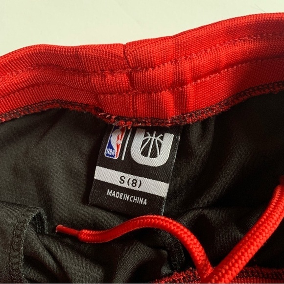 Boy NBA Oregon Trail Blazer Basketball Shorts Size Small - Picture 2 of 4